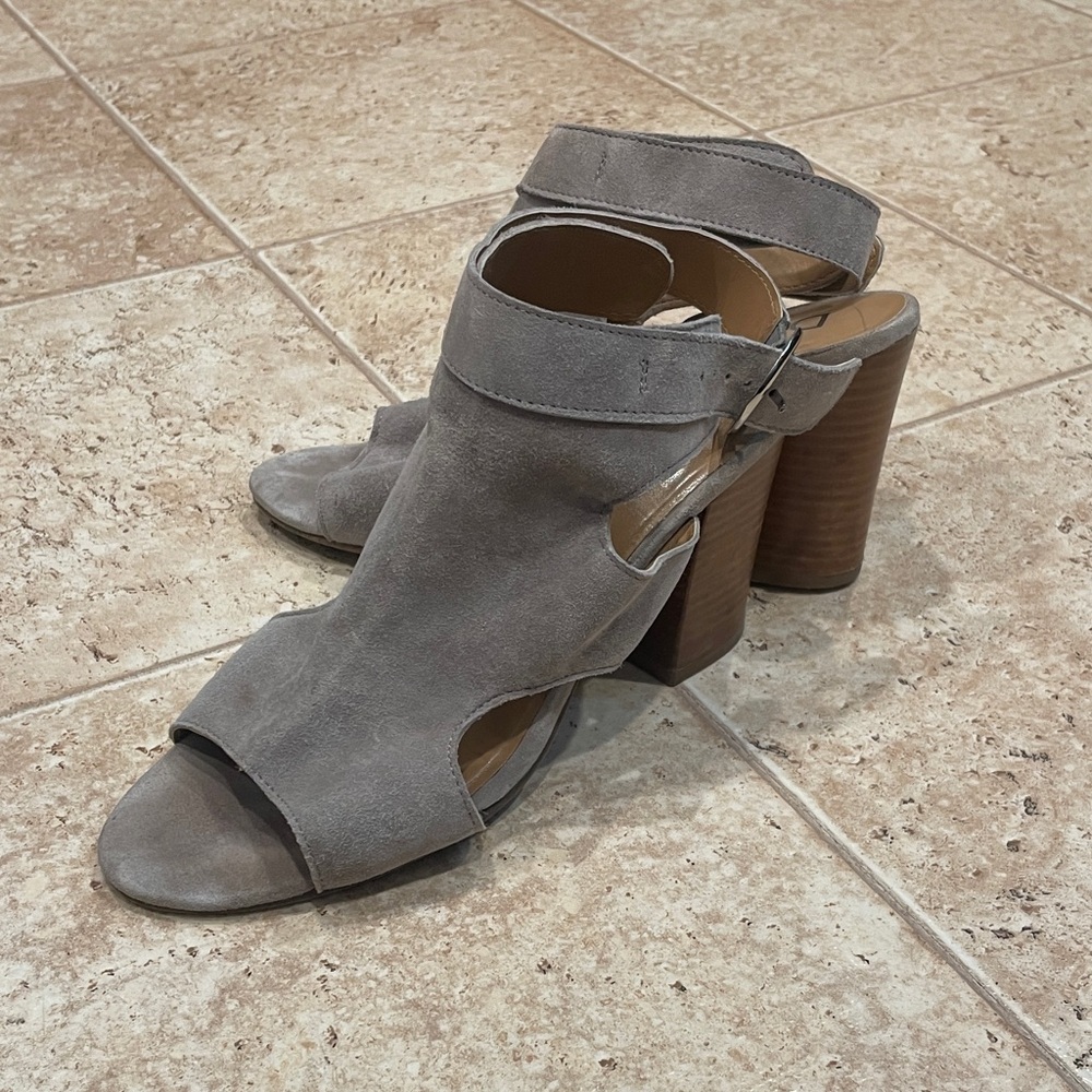 Diba Women’s Gray Block Heels 9.5W